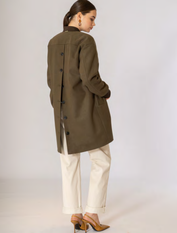 CAPPOTTO CON BOTTONI SCHIENA - immagine 2